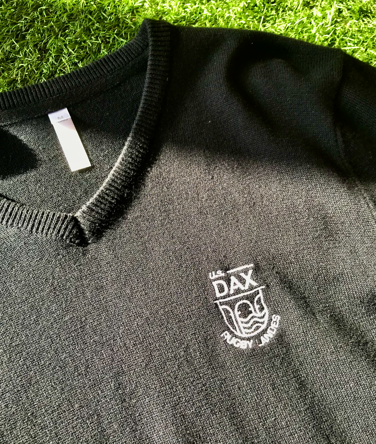 Pull en V Noir US DAX